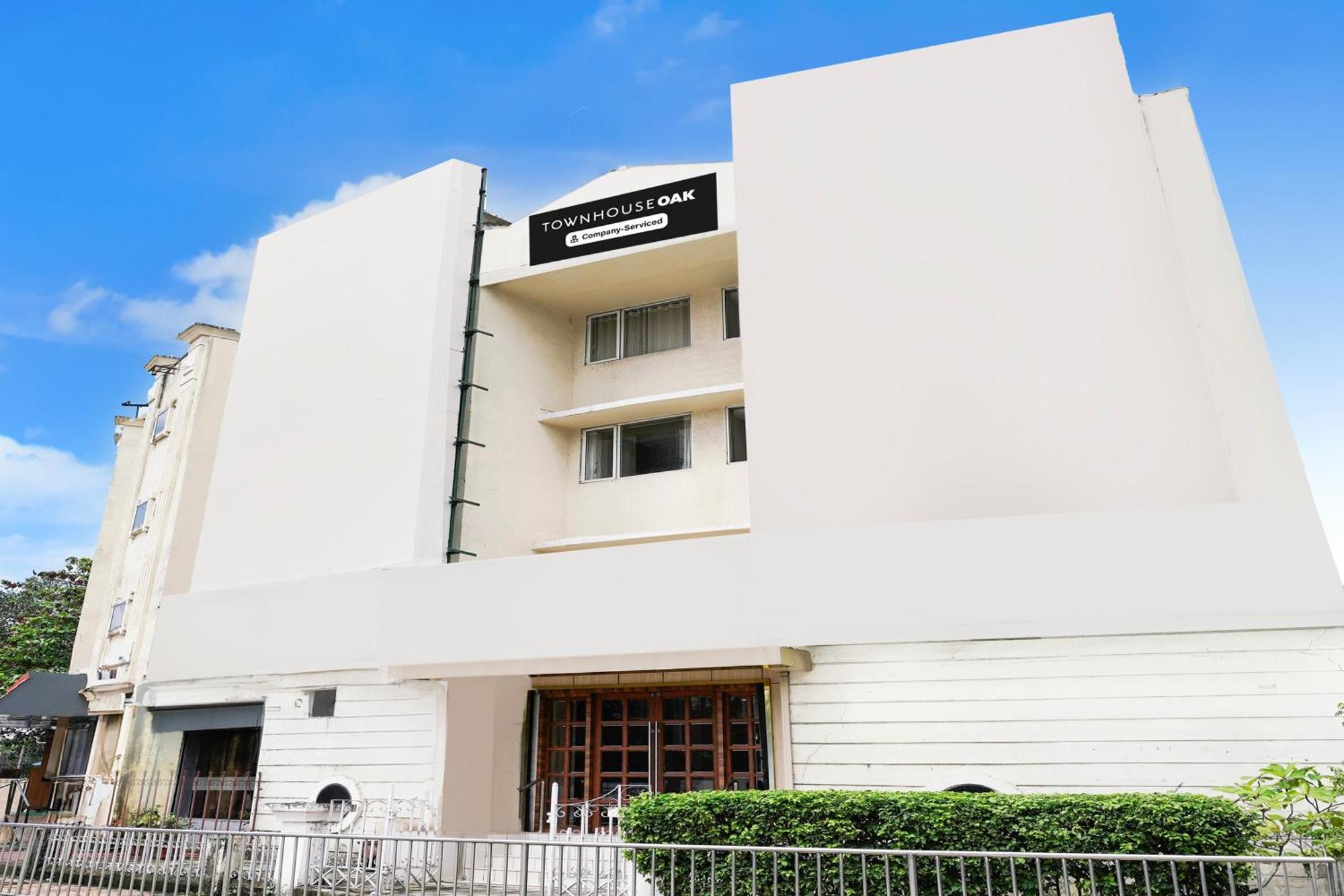 Super Townhouse Oak Vashi Hotel Turambhe Exterior foto