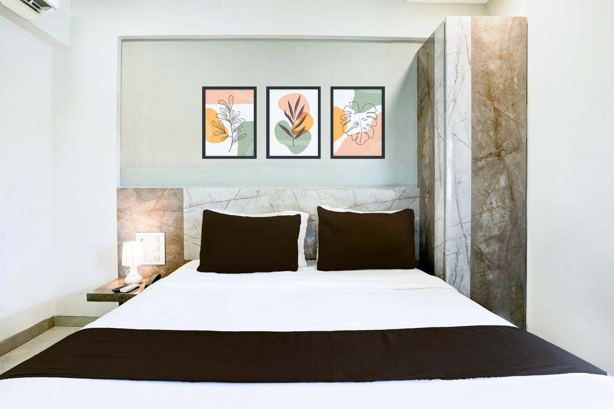 Super Townhouse Oak Vashi Hotel Turambhe Exterior foto