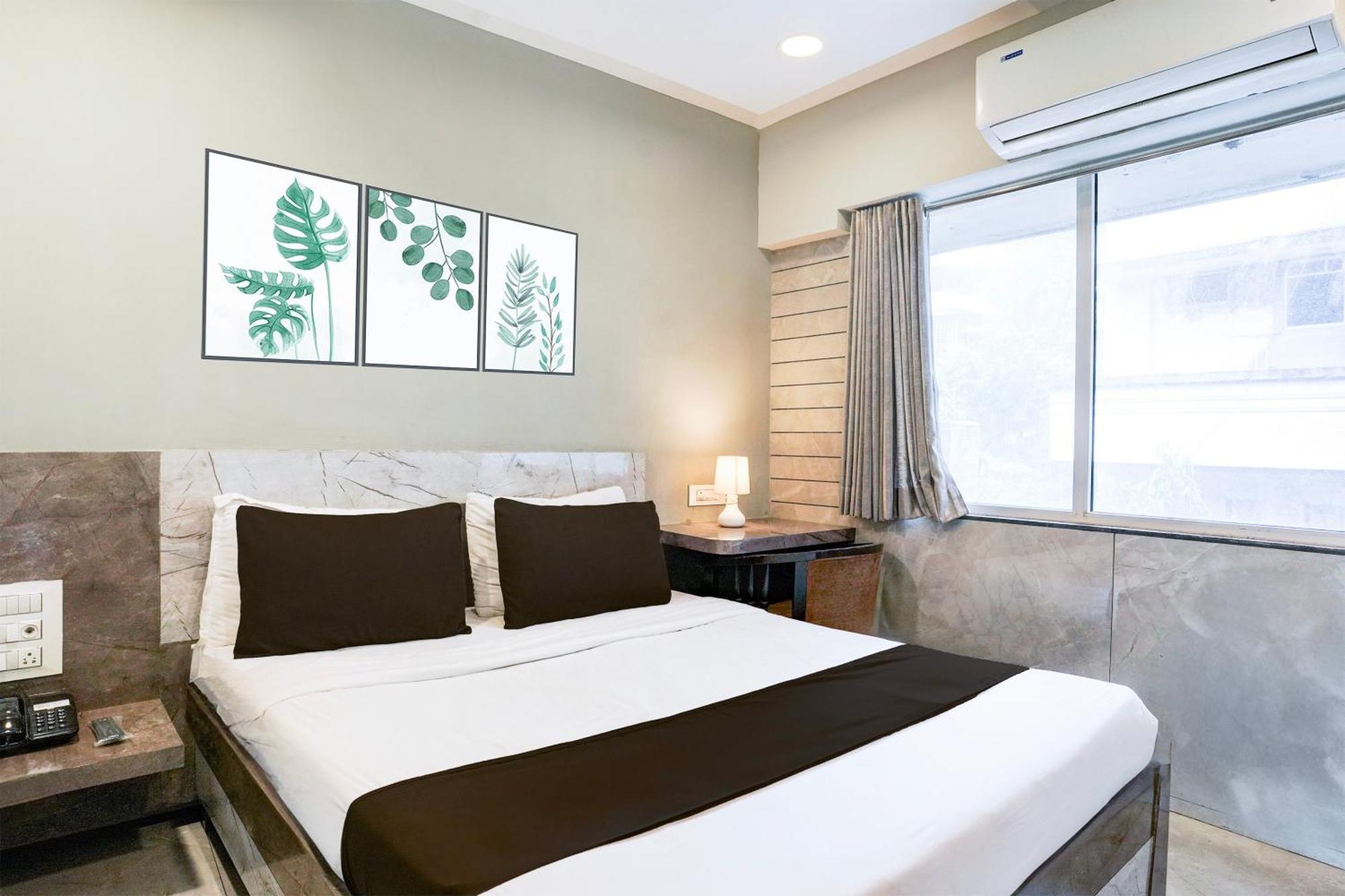 Super Townhouse Oak Vashi Hotel Turambhe Exterior foto